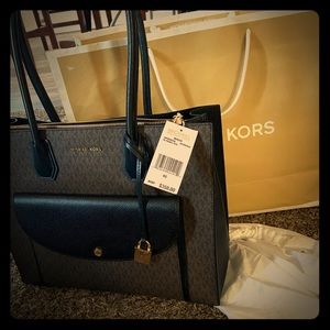 Michael Michael kors Mercer  xl pocket tote bag